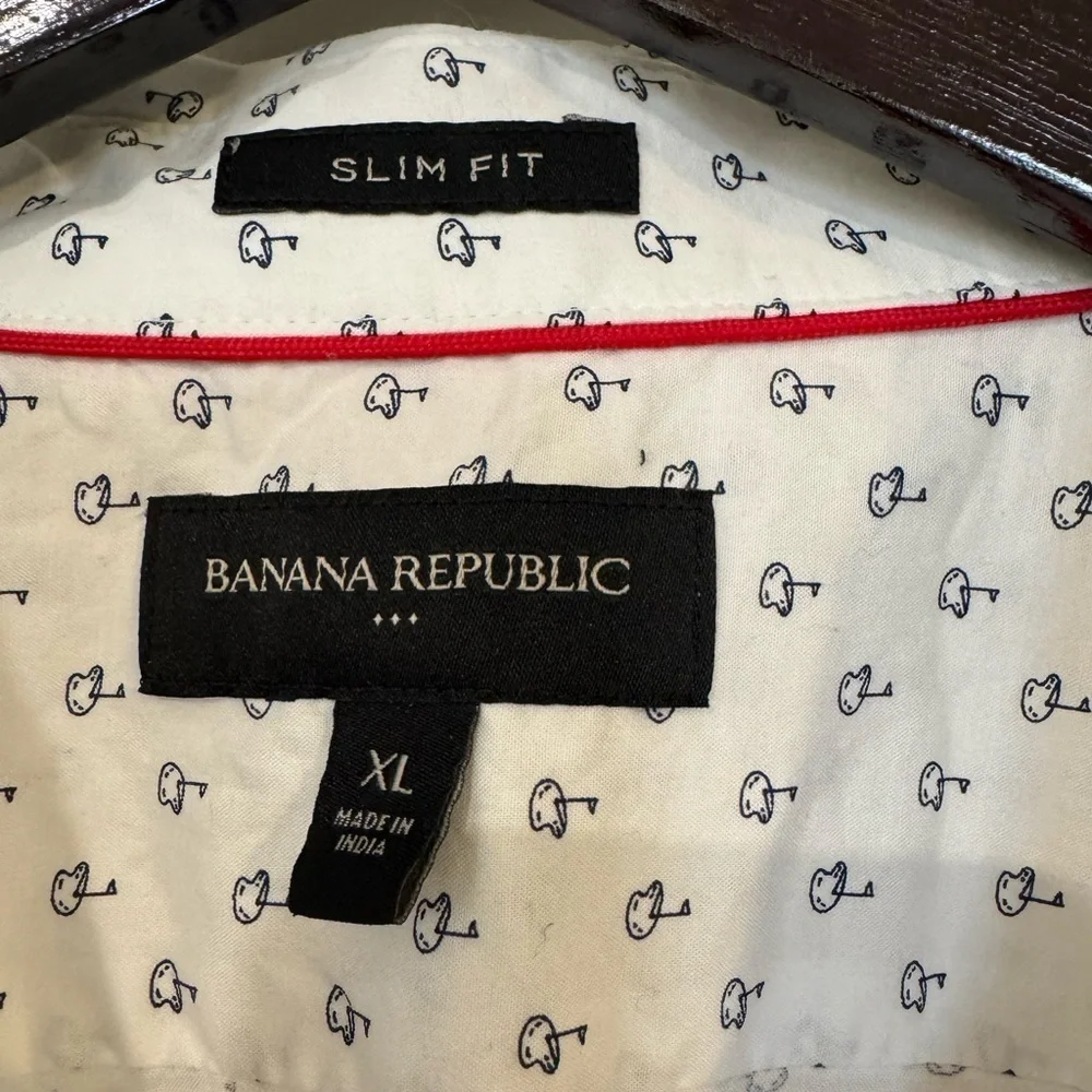Banana Republic White Patterned Casual Shirt. Size XL.